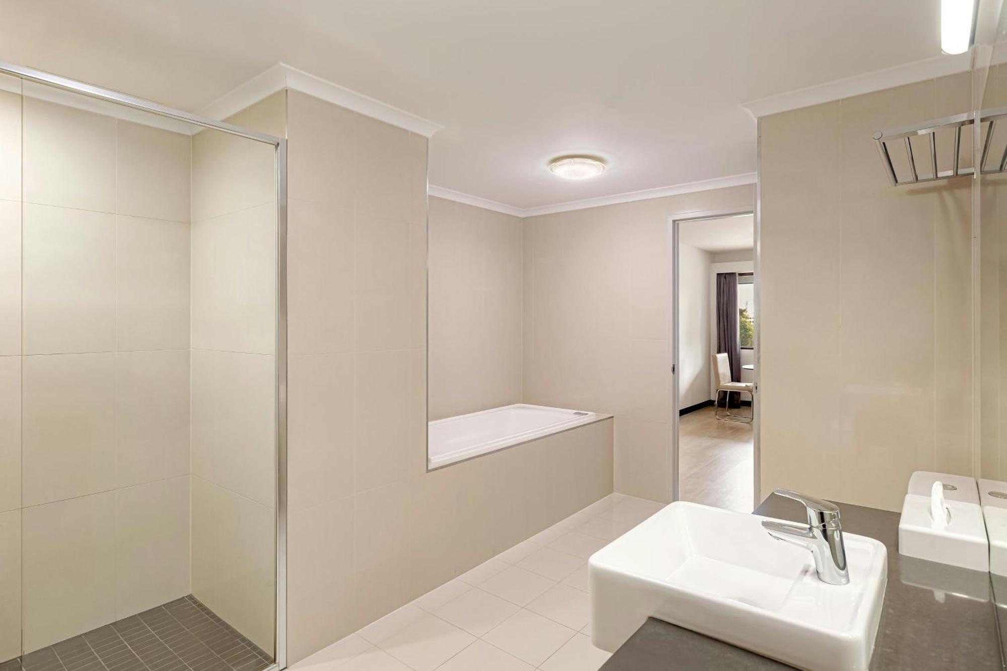 Courtyard By Marriott Darwin Hotel Exterior photo