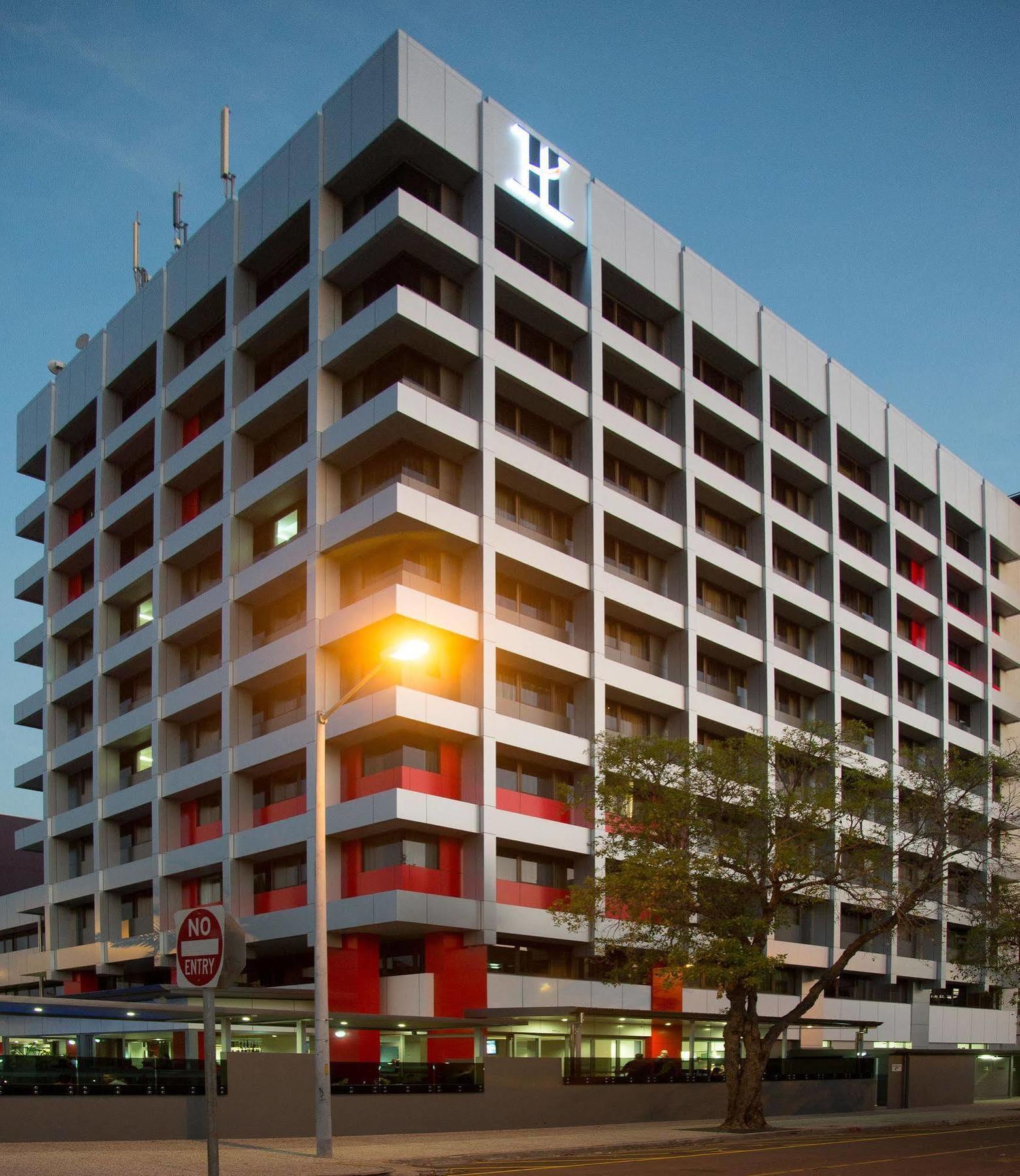 Courtyard By Marriott Darwin Hotel Exterior photo