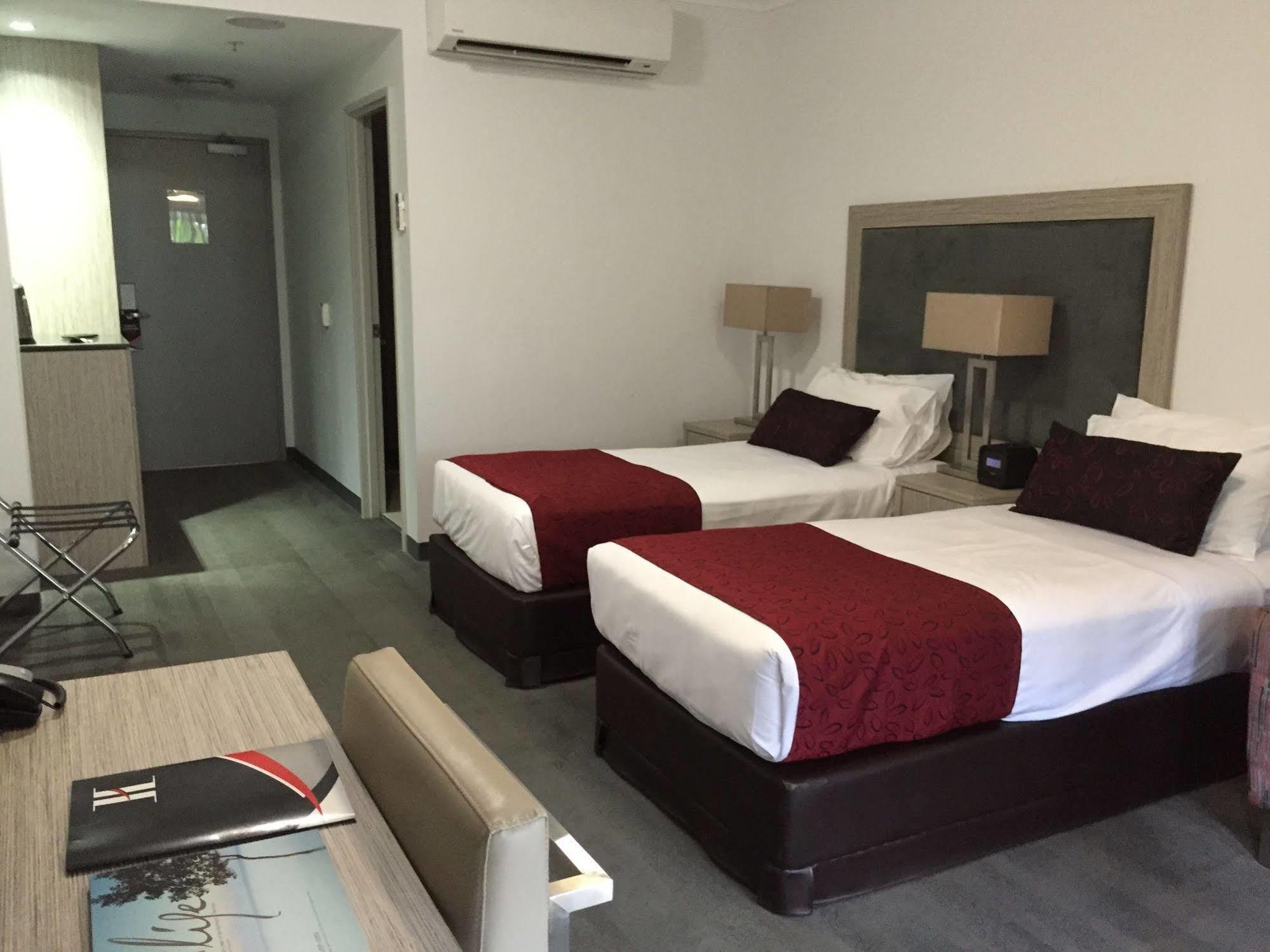 Courtyard By Marriott Darwin Hotel Exterior photo
