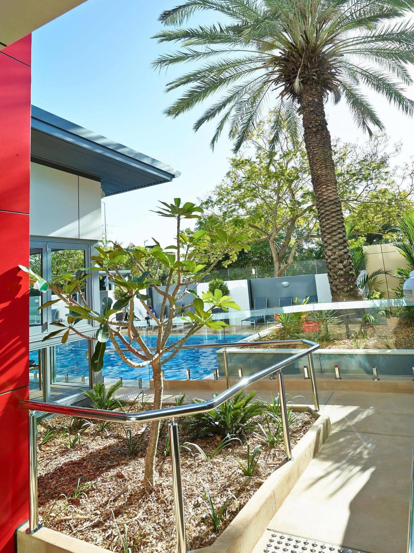 Courtyard By Marriott Darwin Hotel Exterior photo
