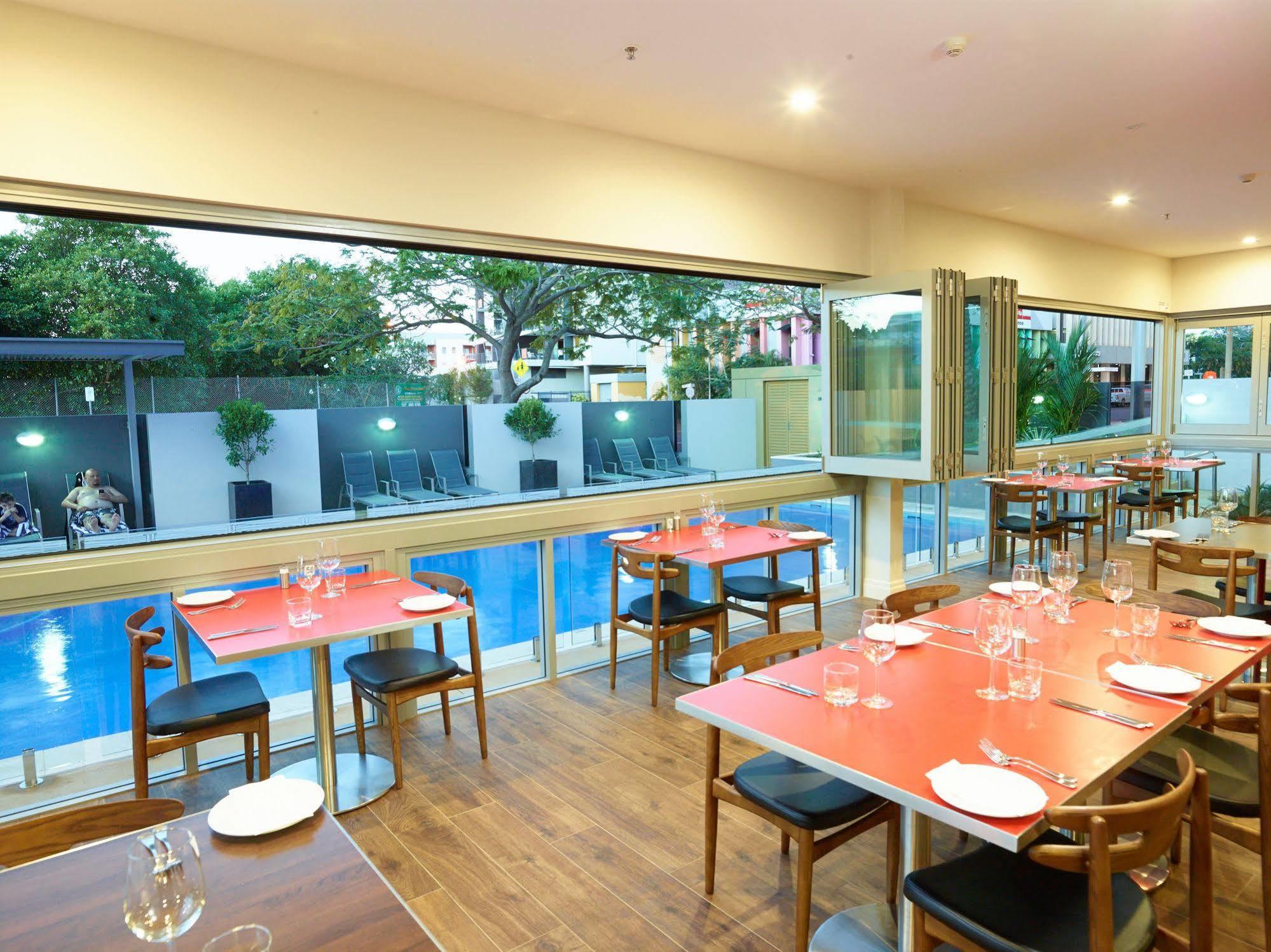 Courtyard By Marriott Darwin Hotel Exterior photo